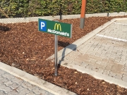 <p>In- &amp; outdoor sign</p>
<p>Sign&nbsp;McDonald's parkeerplaats</p>