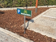 <p>In- &amp; outdoor sign</p>
<p>Sign&nbsp;McDonald's parkeerplaats</p>